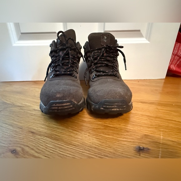 Men’s Newton Ridge™ Plus II Waterproof Hiking Boot Size 9 EUC - Picture 3 of 9